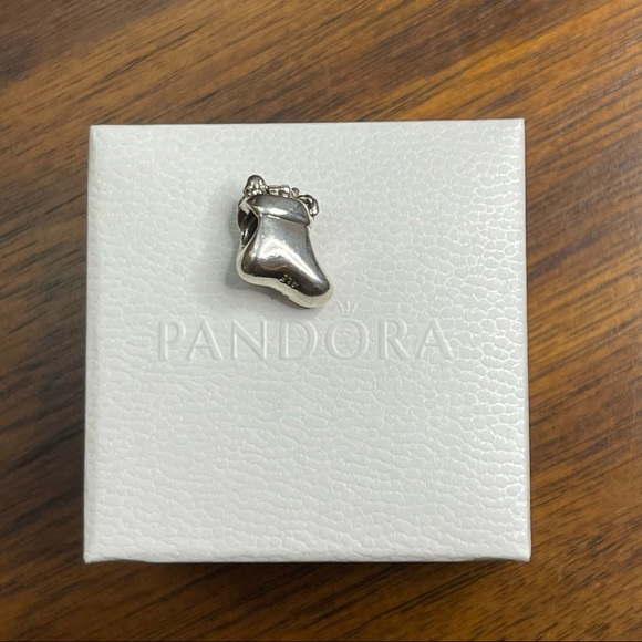 Stocking Pandora Charm - Picture 2 of 4